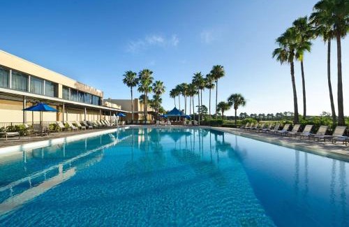 Florida Center Hotel | DoubleTree by Hilton at the Entrance to Universal Orlando