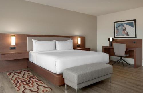 Bloomington Hotel | DoubleTree by Hilton Bloomington Minneapolis South
