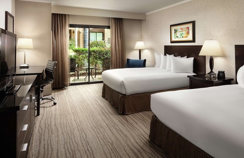 Claremont Hotel | DoubleTree by Hilton Claremont