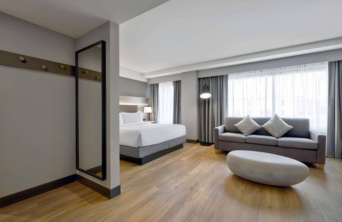 Downtown Hotel | DoubleTree by Hilton Davenport