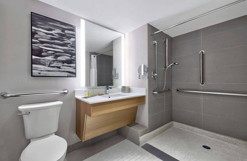 Downtown Hotel | DoubleTree by Hilton Davenport