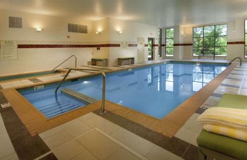 Dulles Town Center Hotel | DoubleTree by Hilton Dulles Airport-Sterling