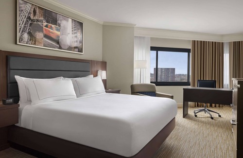 Fort Lee Hotel | DoubleTree by Hilton Fort Lee - George Washington Bridge