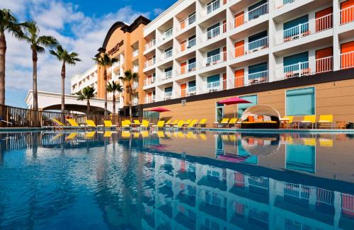 San Jacinto Hotel | DoubleTree by Hilton Galveston Beach