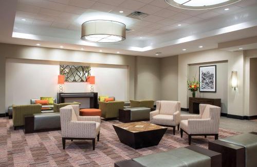 East Paris Hotel | DoubleTree by Hilton Hotel Grand Rapids Airport