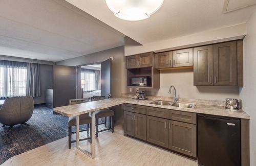 Bloomington Hotel | DoubleTree by Hilton Hotel Bloomington