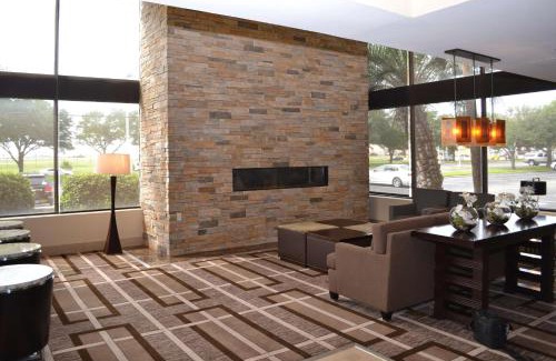 Southeast Houston Hotel | DoubleTree by Hilton Hotel Houston Hobby Airport