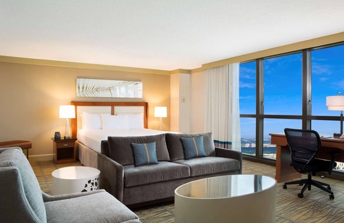 Ludlam Hotel | DoubleTree by Hilton Hotel Miami Airport & Convention Center