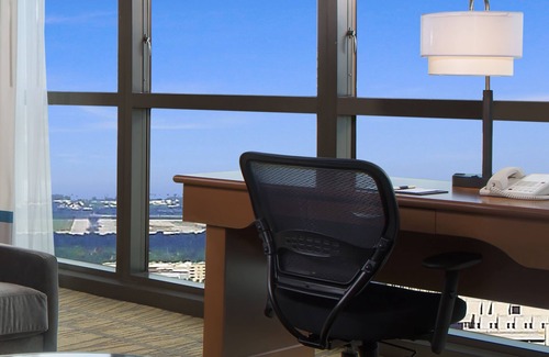 Ludlam Hotel | DoubleTree by Hilton Hotel Miami Airport & Convention Center