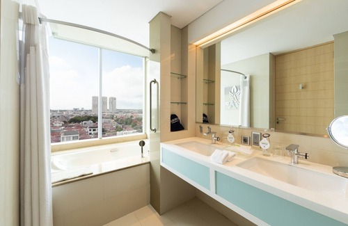 Old Jakarta Hotel | DoubleTree by Hilton Jakarta Kemayoran