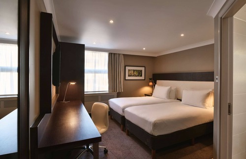Ealing Common Hotel | DoubleTree by Hilton London - Ealing Hotel