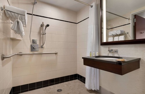Stone Street Historic District Hotel | DoubleTree by Hilton New York Downtown