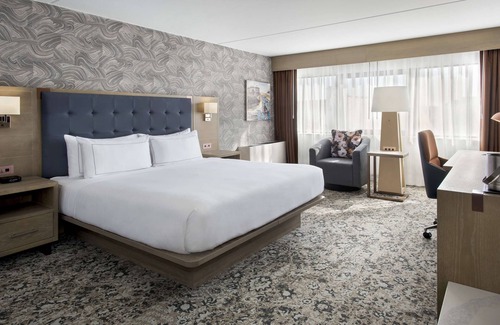 Poughkeepsie Hotel | DoubleTree by Hilton Poughkeepsie Convention Center