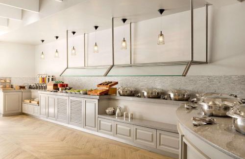 Central Oklahoma City Hotel | DoubleTree by Hilton Hotel Oklahoma City Airport