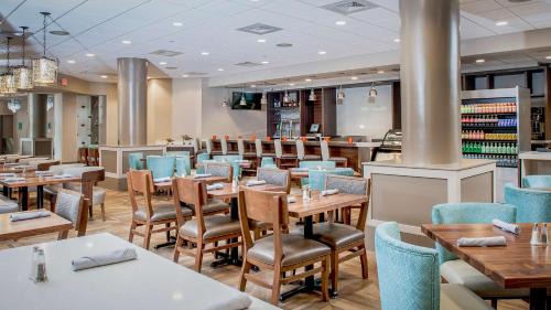 West Palm Beach Hotel | DoubleTree by Hilton Hotel West Palm Beach Airport