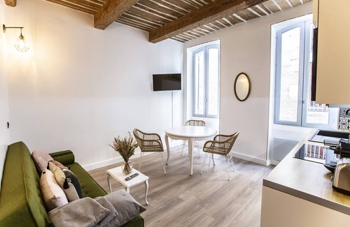 Hotel-de-Ville Apartment | Douceur au Coeur du Panier
