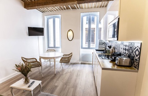 Hotel-de-Ville Apartment | Douceur au Coeur du Panier