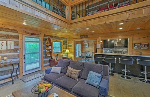Dandridge Cottage | Douglas Lake Cabin W/dock - 25 Mi to Pigeon Forge!