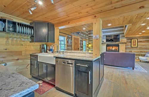 Dandridge Cottage | Douglas Lake Cabin W/dock - 25 Mi to Pigeon Forge!