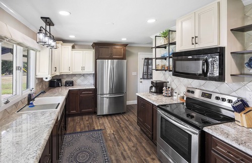 Dandridge House | Douglas Lake Lakefront Luxury.