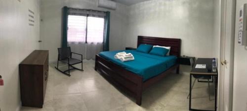 Orange Walk House | Dove Inn