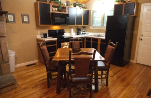 Gatlinburg Cabin | Dove's Nest: Beautiful, Pet Friendly Cabin Alongside a Creek near Downtown Gatlinburg