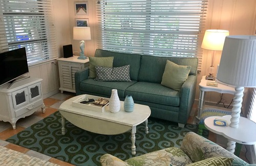 Old Naples Cottage | Dover Cottage 'Guest House' In Olde Naples