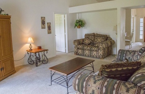 Ventura House | 🐬Dover Cove Villa-the PERFECT place to stay in Ventura Country Club min away from excitement🐬
