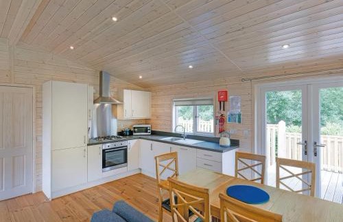 Saddleworth House | Dovestone Luxury Lodges sleeps 6 - pet free