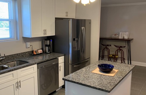 Tybee Island House | Down on the Corner.short walk to the beach…. 5-Star Clean.