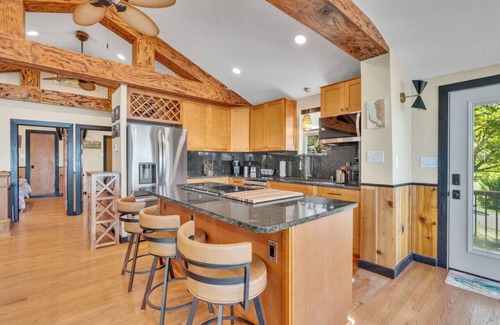Barstow House | Downs By The River 2 Bedrooms 1 Bathroom