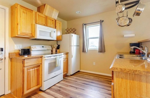 Franklin to the Fort Apartment | Downstairs Neighbor Retreat in the middle of Missoula