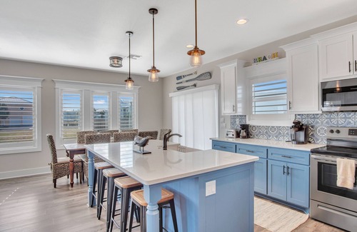 Port Aransas House | Downtime | Pet Friendly, Walk to Beach, Pool