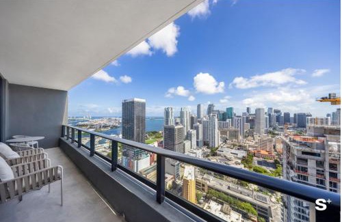 Downtown Miami Apartment | Downtown 1-BD Condo - City Views, Gym, Spa & Wellness