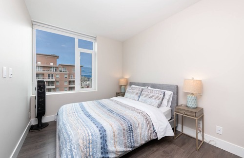 Harris Green Condo | Downtown 1bdr Condo w. Parking and City Views 14th Floor