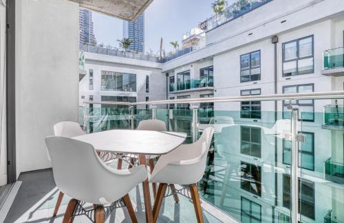 City West Apartment | Downtown 1BR w Pool Gym WD nr Staples Center LAX-552