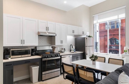 Downtown Cincinnati Apartment | Downtown 2-BR — Close to Over-the-Rhine District