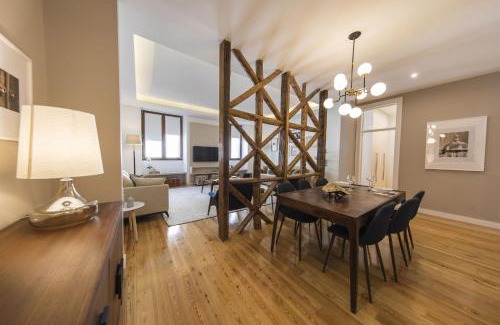 Santa Maria Maior Apartment | Downtown 2Bedroom Wonder