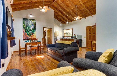 Placencia House | Downtown 2BR with Great Price & Perfect Location!