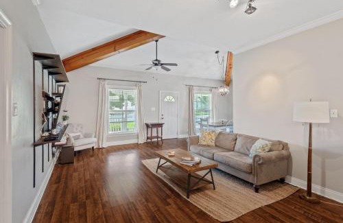 Lake Charles House | Downtown 3 Bedroom Home