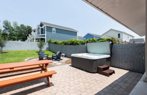 Wilmington House | Downtown 3BR Gem - Hot Tub - Covered Parking - Fenced Yard