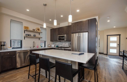 Winter Park House | Downtown 4 bedroom private hot tub & mountain views