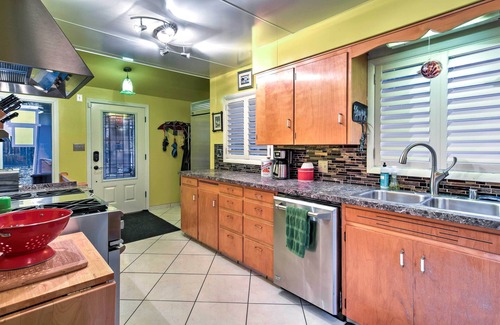 South Addition Cottage | Downtown Anchorage Home, 1 Block to Coastal Trail!