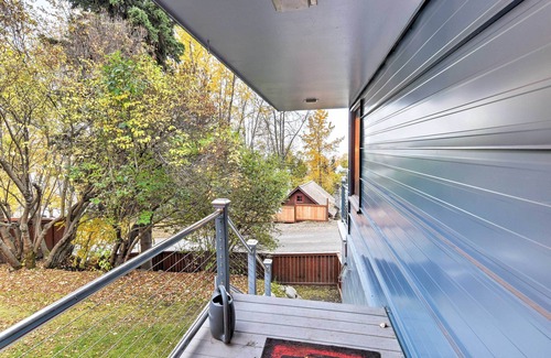 South Addition Cottage | Downtown Anchorage Home, 1 Block to Coastal Trail!
