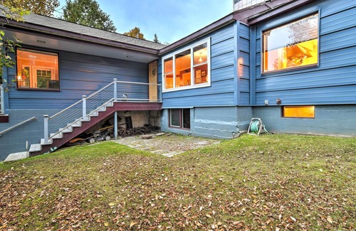 South Addition Cottage | Downtown Anchorage Home, 1 Block to Coastal Trail!