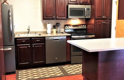Downtown Anchorage Apartment | Downtown Anchorage Three Bedroom Furnished Apartment