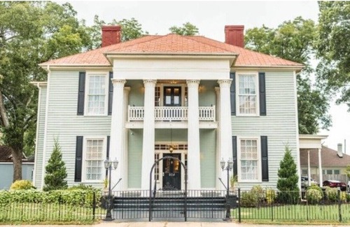 Anderson House | Downtown Anderson Retreat | Private Yard & Event-Friendly Stay