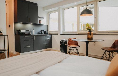 Bahnhofsviertel Apartment | DOWNTOWN Apartment mit Luxusbad am Hafen nur 5 Minuten zu Fuß in die Innenstadt und zum Bahnhof!