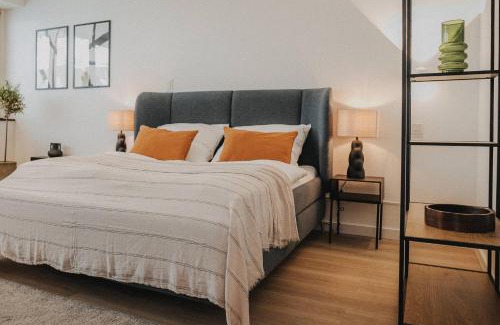 Bahnhofsviertel Apartment | DOWNTOWN Apartment mit Luxusbad am Hafen nur 5 Minuten zu Fuß in die Innenstadt und zum Bahnhof!