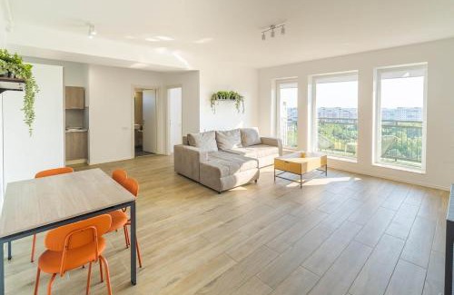 Sector 4 Apartment | Downtown Apartment w Parkview&Balcony Vol 1